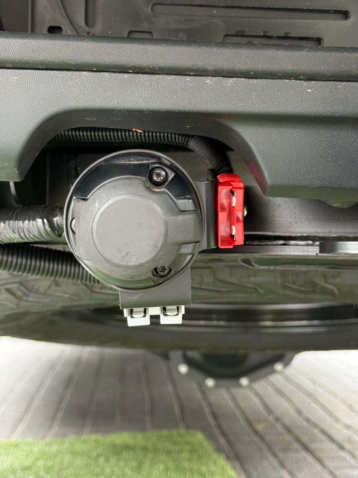 AMAROK BRAD HARRISON PLUG AT TOWBAR - Image 7