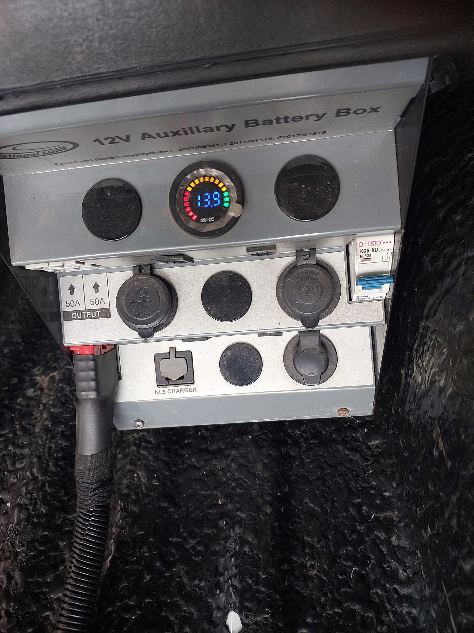 AMAROK BRAD HARRISON PLUG INSIDE BIN (1M INSIDE BIN) - Image 15