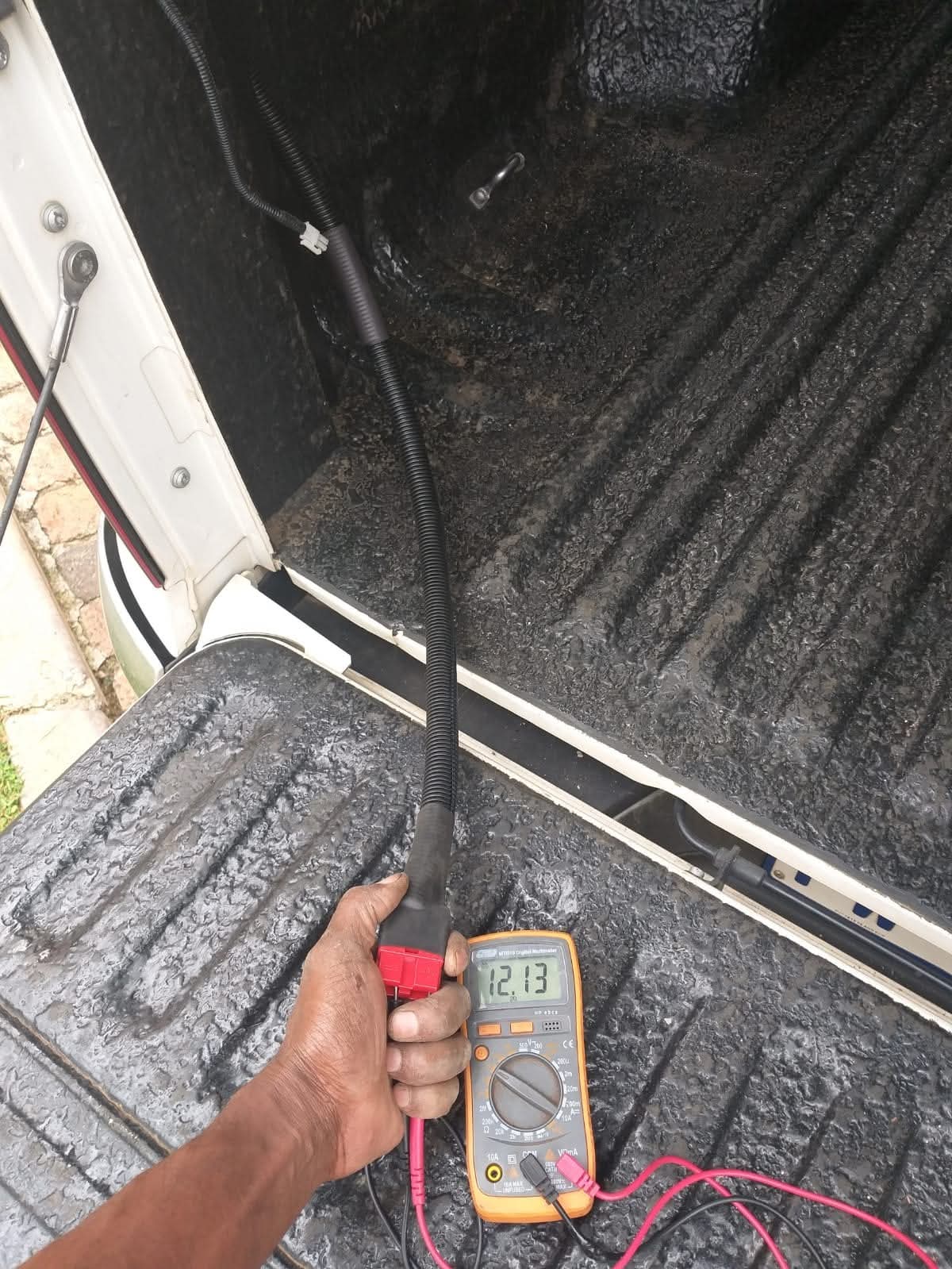 AMAROK BRAD HARRISON PLUG INSIDE BIN (1M INSIDE BIN) - Image 11