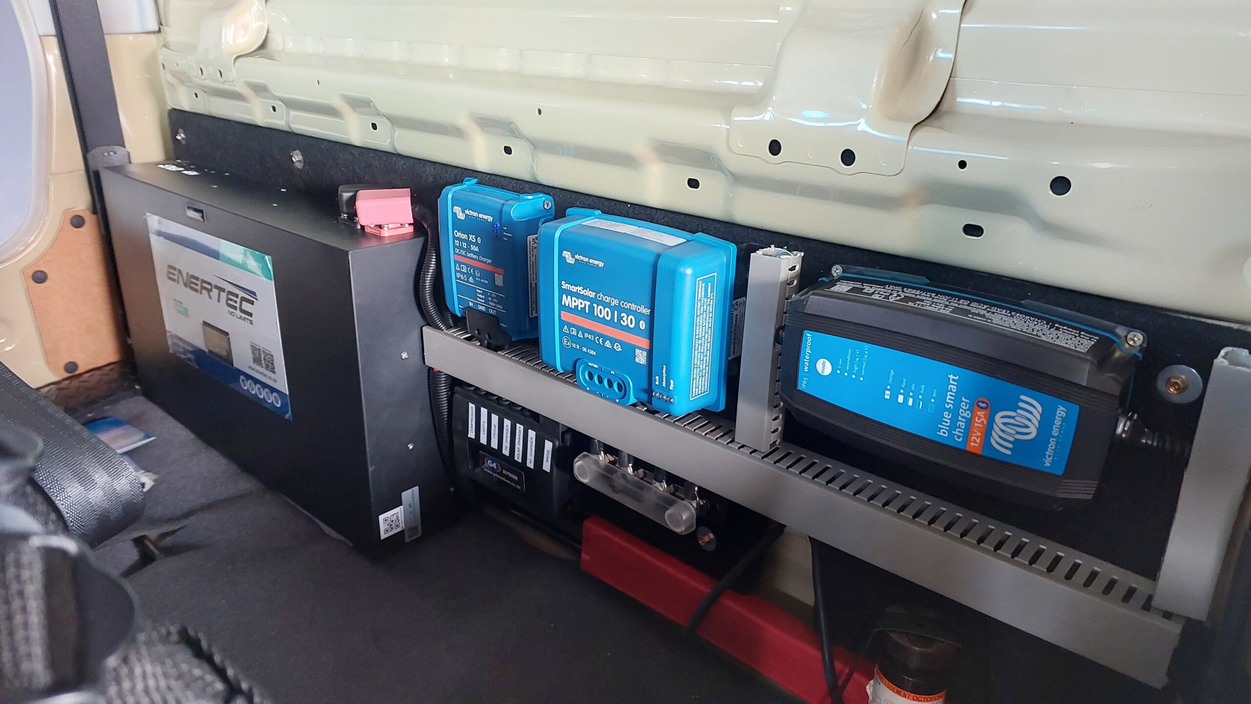 LAND CRUISER 79 Dual Battery system- VICTRON +200a lithium (2.8 & V8) - Image 21