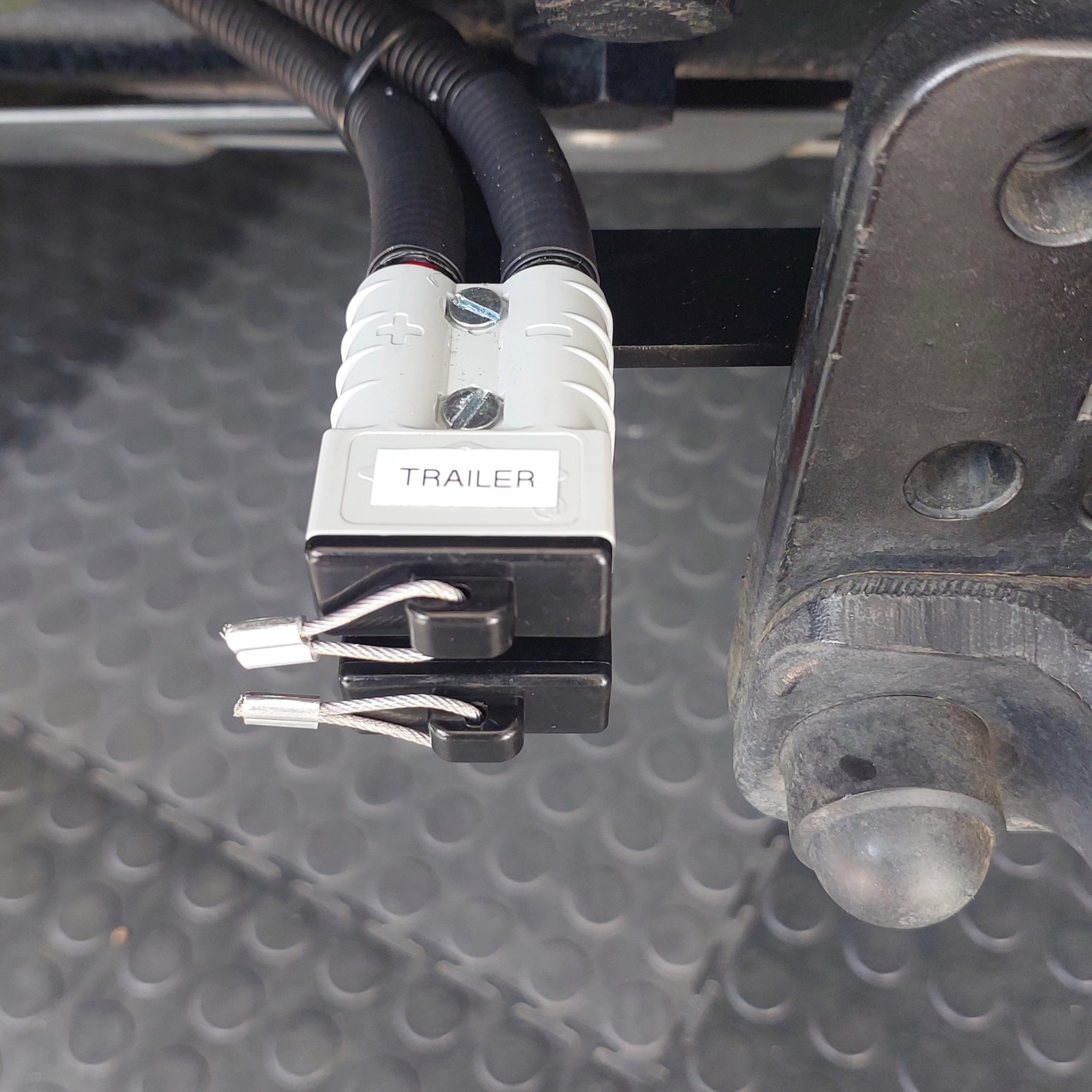 Ineos Grenadier Dual battery system upgrade- NATIONAL LUNA DC 25 - Image 8